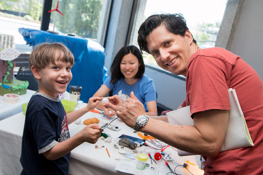 Active spaces foster family play