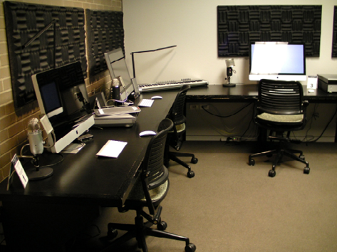 Figure 3.1. Digital media lab at Skokie Public Library (IL)